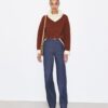 Wollpullover mit kontrastierendem Kragen Wollpullover mit kontrastierendem Kragen